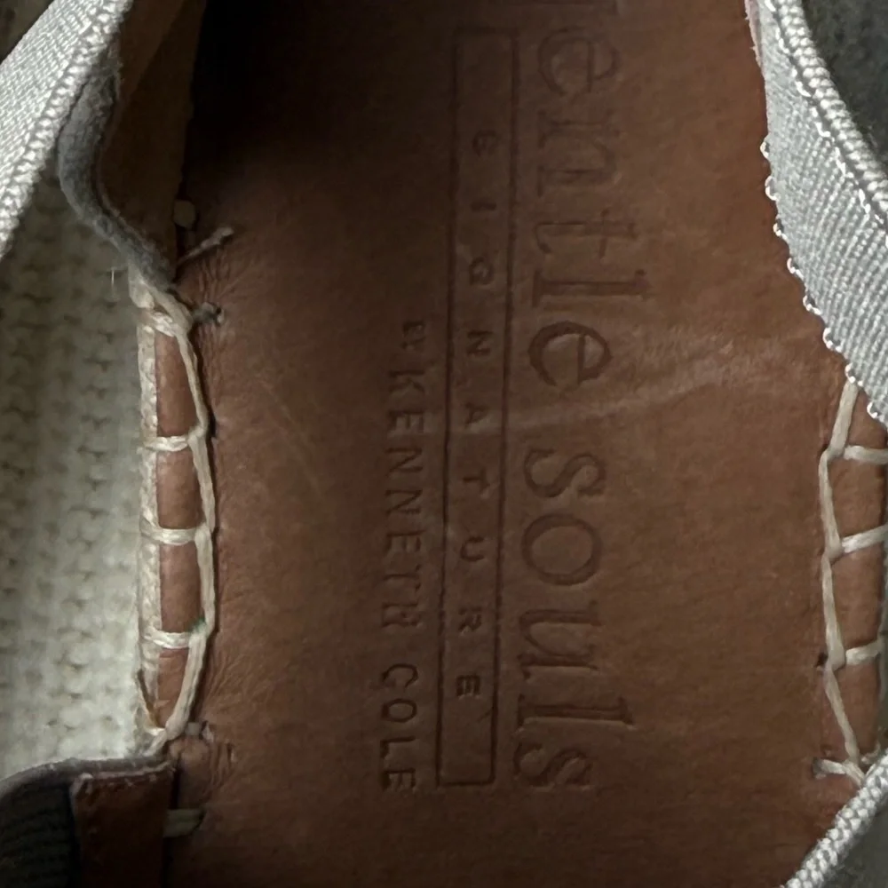 Gentle‎ Souls Wedges